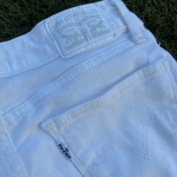 Levis 711 Skinny Jeans Womens Size 26 W25 L25 White Ankle Grommet Raw Hem - Picture 4 of 6